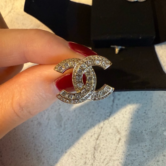 CHANEL Silver Earrings with Crystal Details - Picture 3 of 9